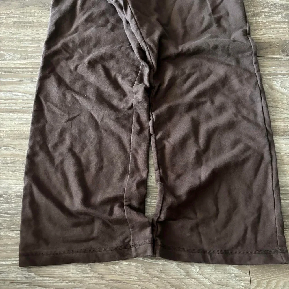Vintage Y2K/2000s Brown Athletic Essential Sweatpants! Fits M